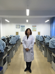 李 雅 娜