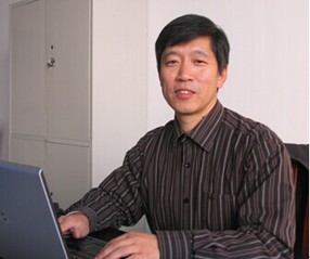 李 光 仲